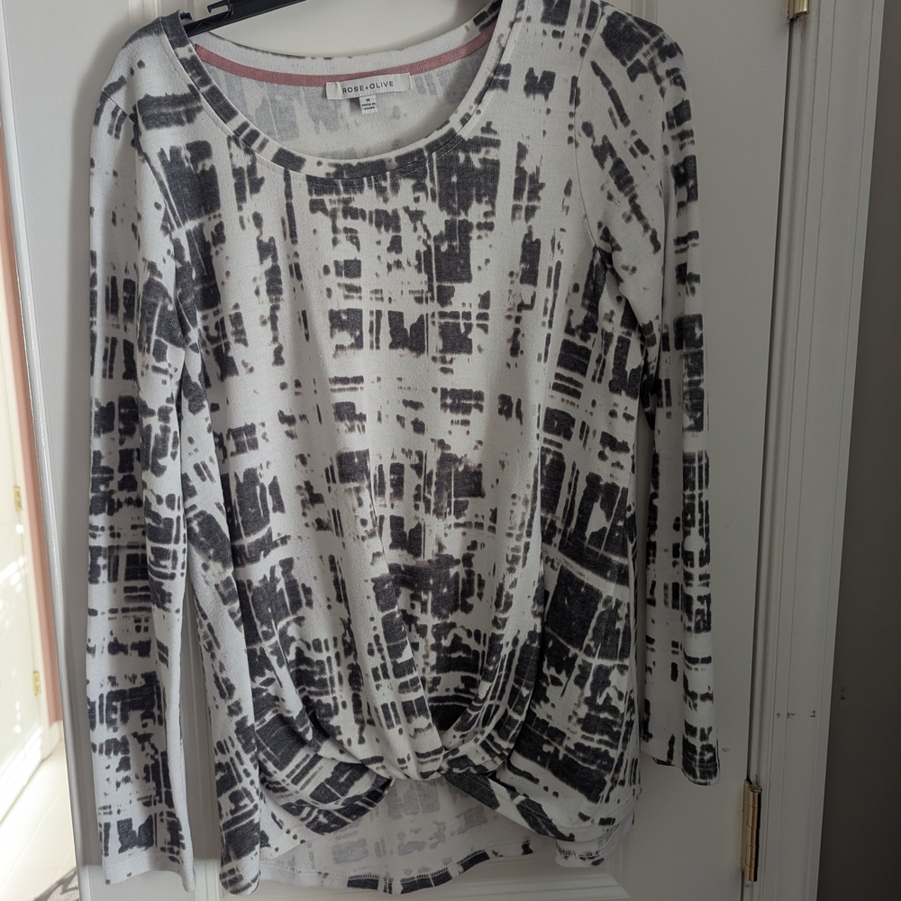 Rose & Olive Monochrome Abstract Blouse